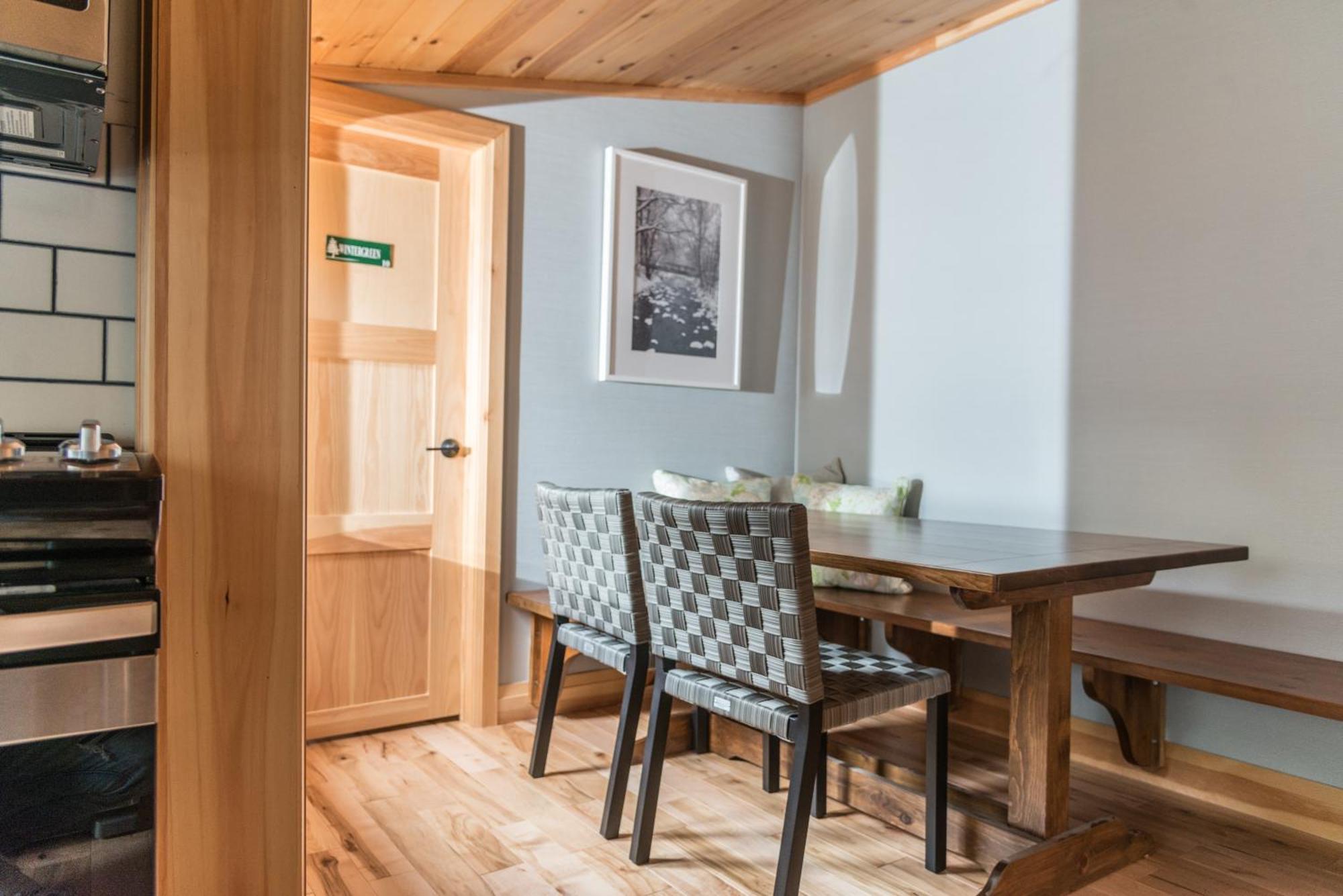 Haliburton Post House Hotel Minden Ngoại thất bức ảnh