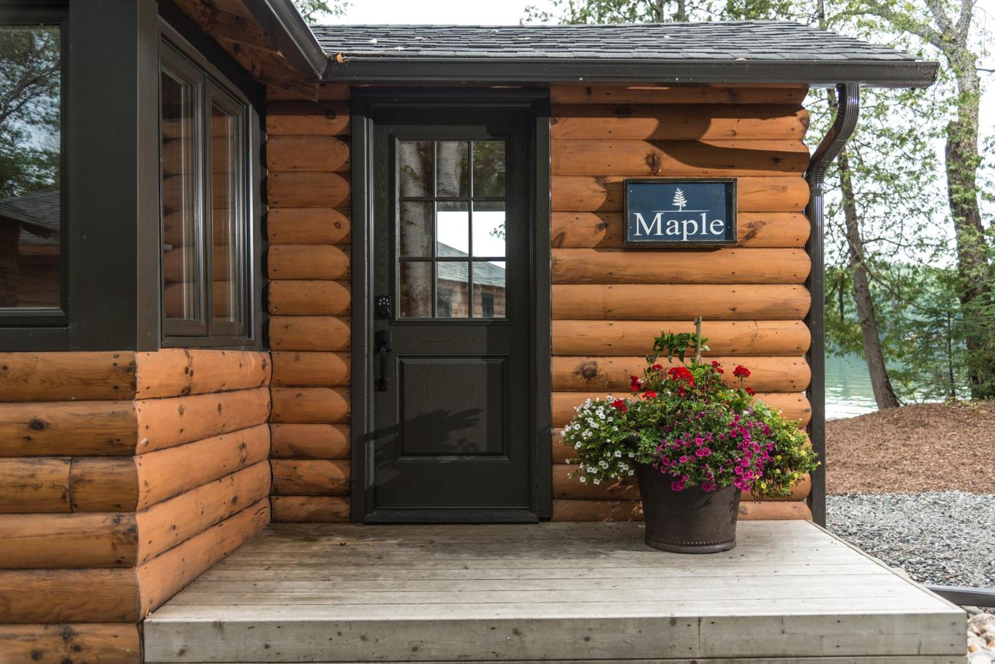 Haliburton Post House Hotel Minden Ngoại thất bức ảnh