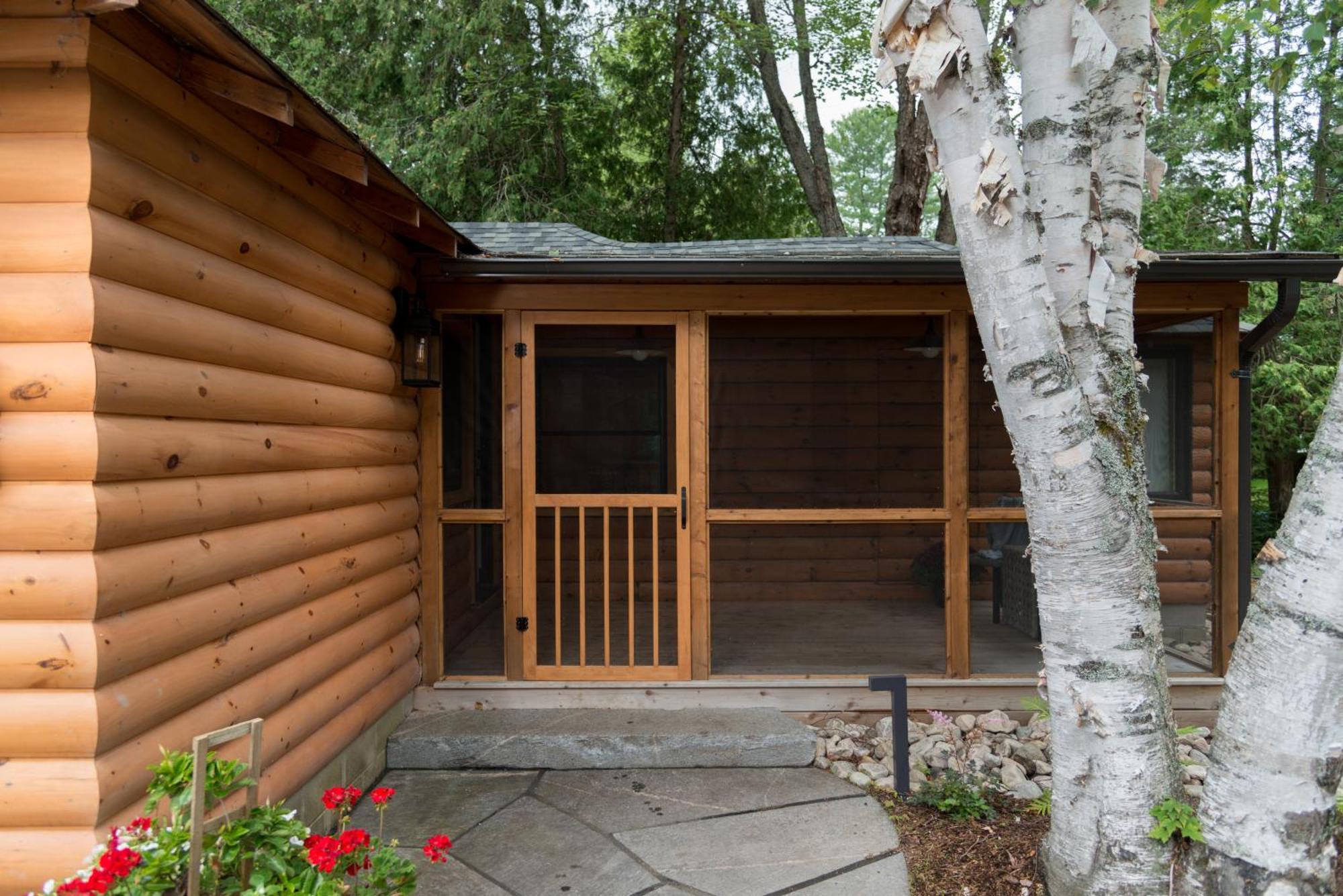 Haliburton Post House Hotel Minden Ngoại thất bức ảnh