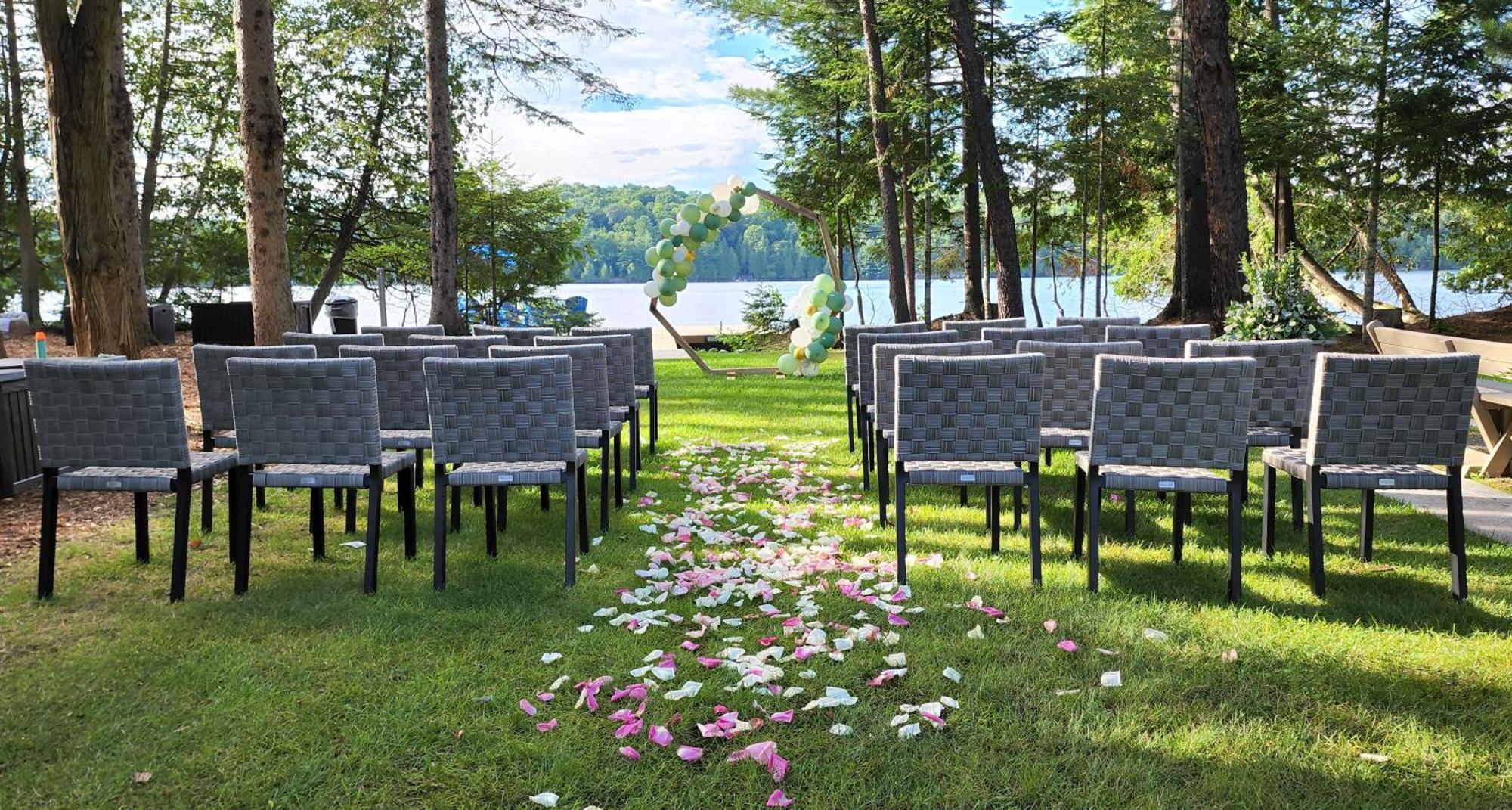 Haliburton Post House Hotel Minden Ngoại thất bức ảnh