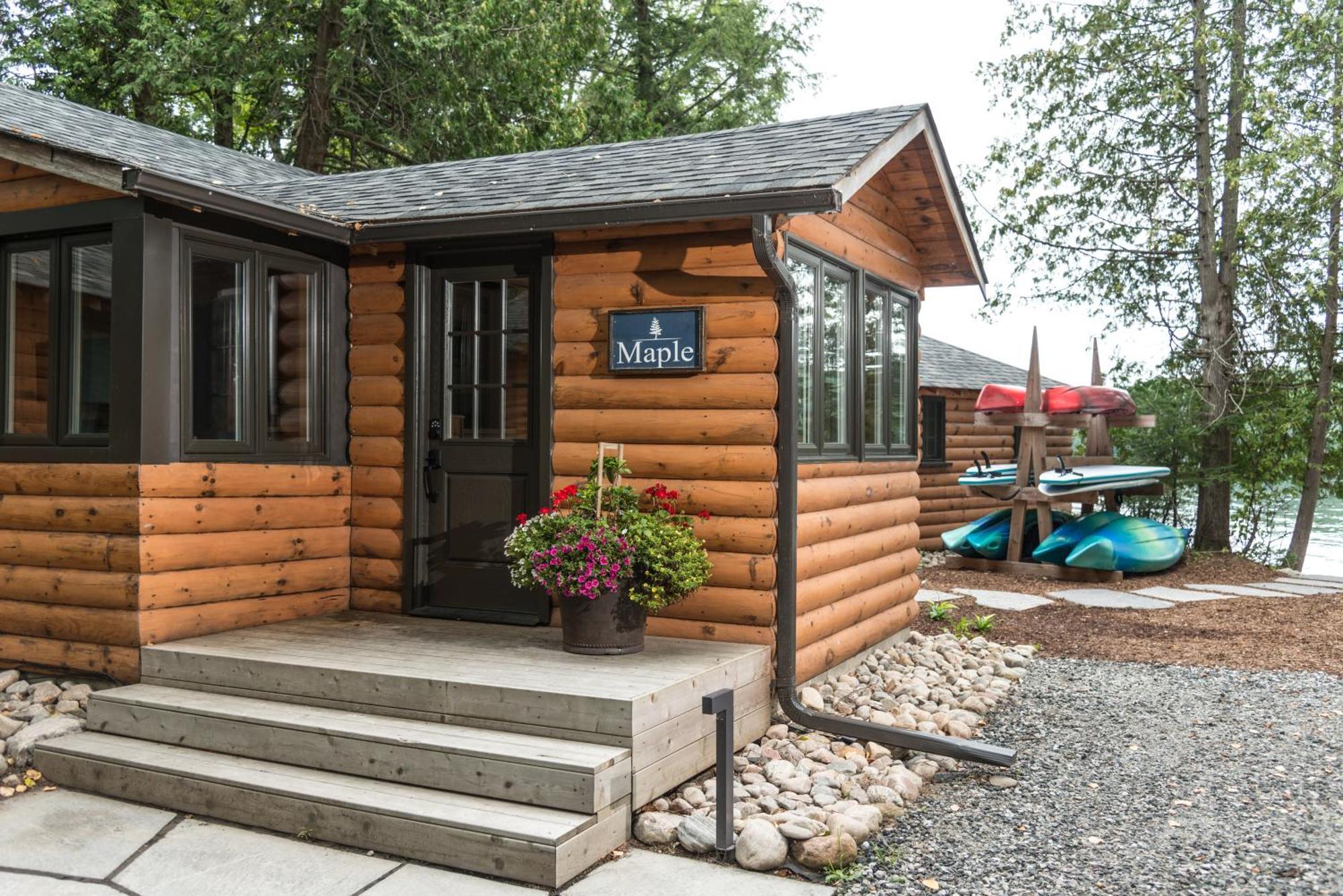 Haliburton Post House Hotel Minden Ngoại thất bức ảnh