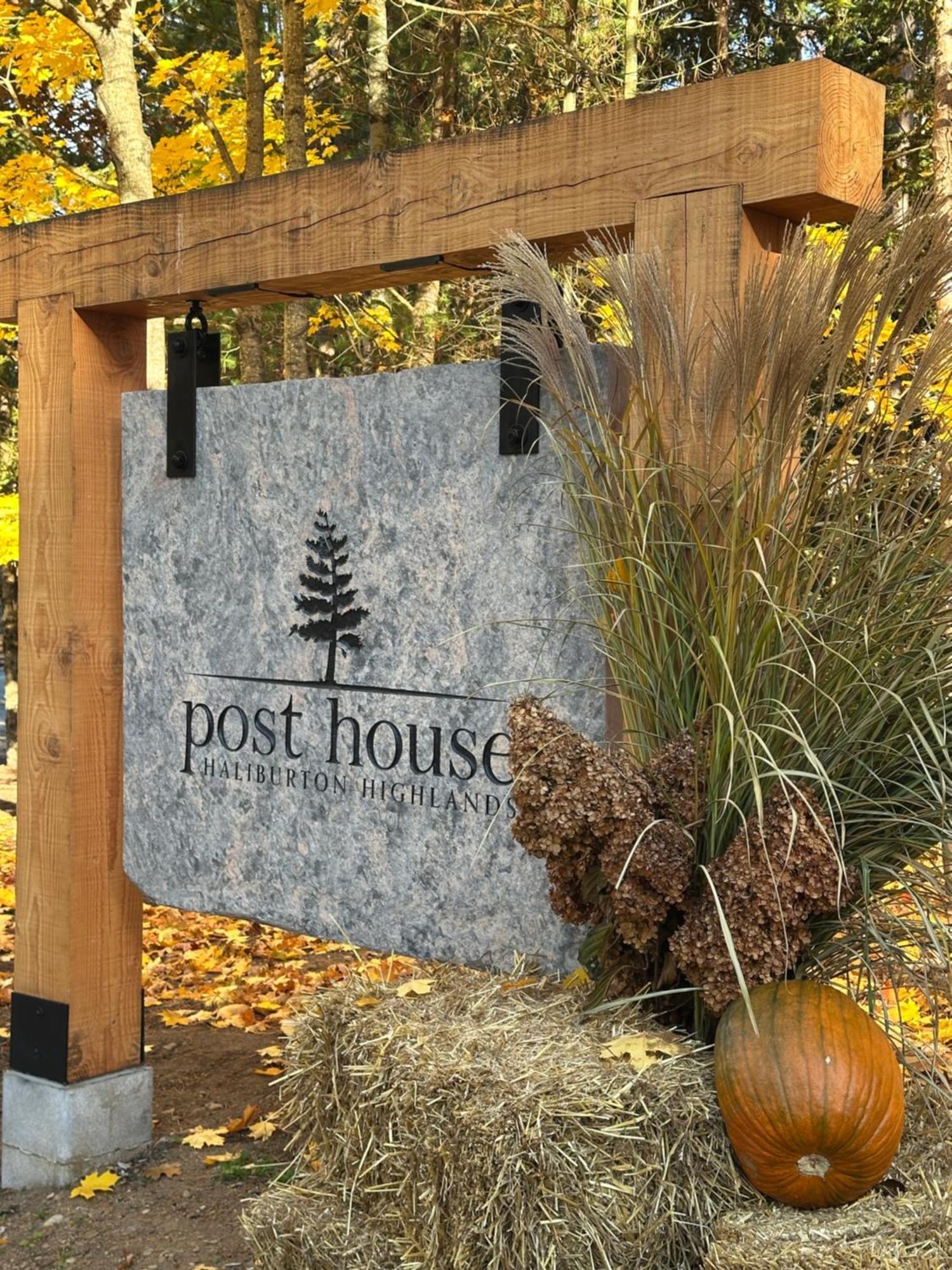 Haliburton Post House Hotel Minden Ngoại thất bức ảnh